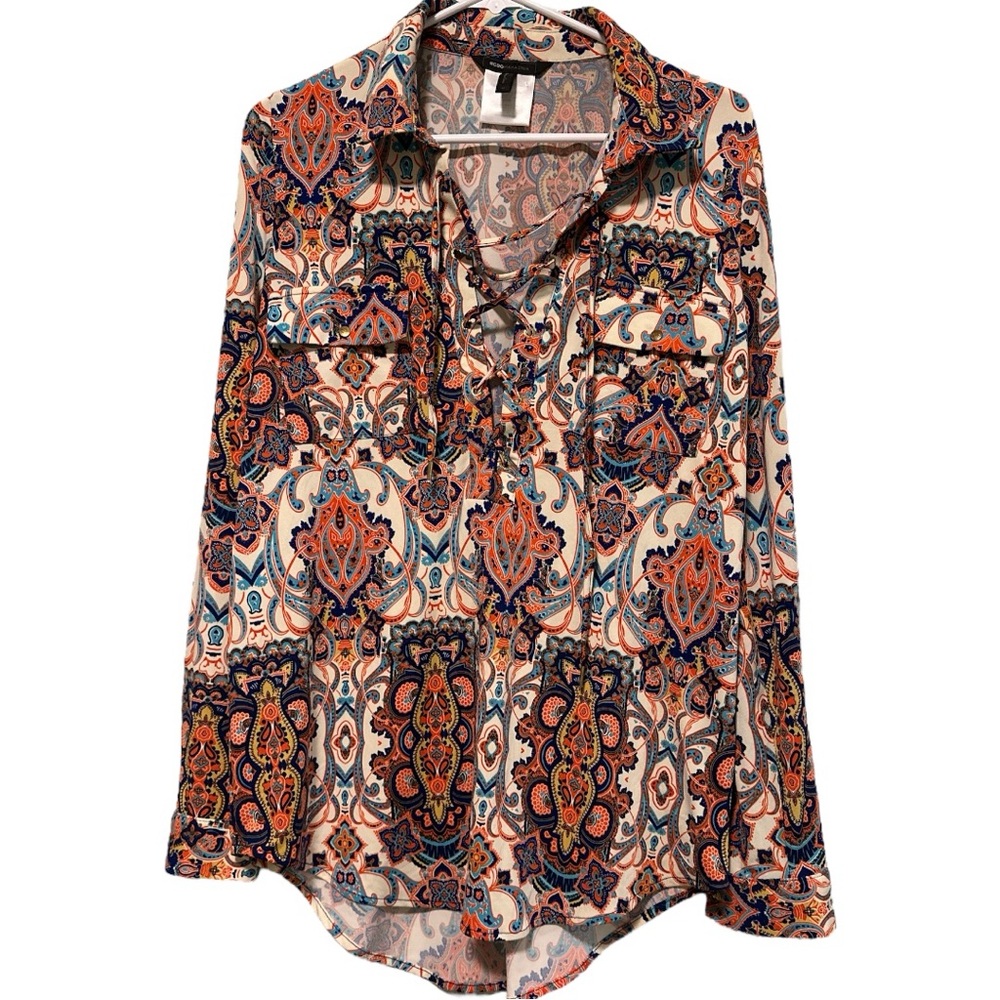 BCBGMAXAZRIA Boho Paisley Print Blouse Women’s Size M Long Sleeve Lace Up Top